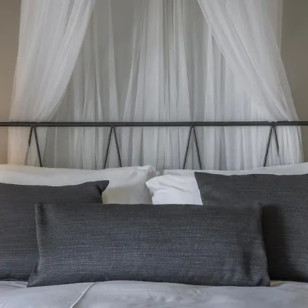 Apartment Dogma - Central & Stylish Maisonette *